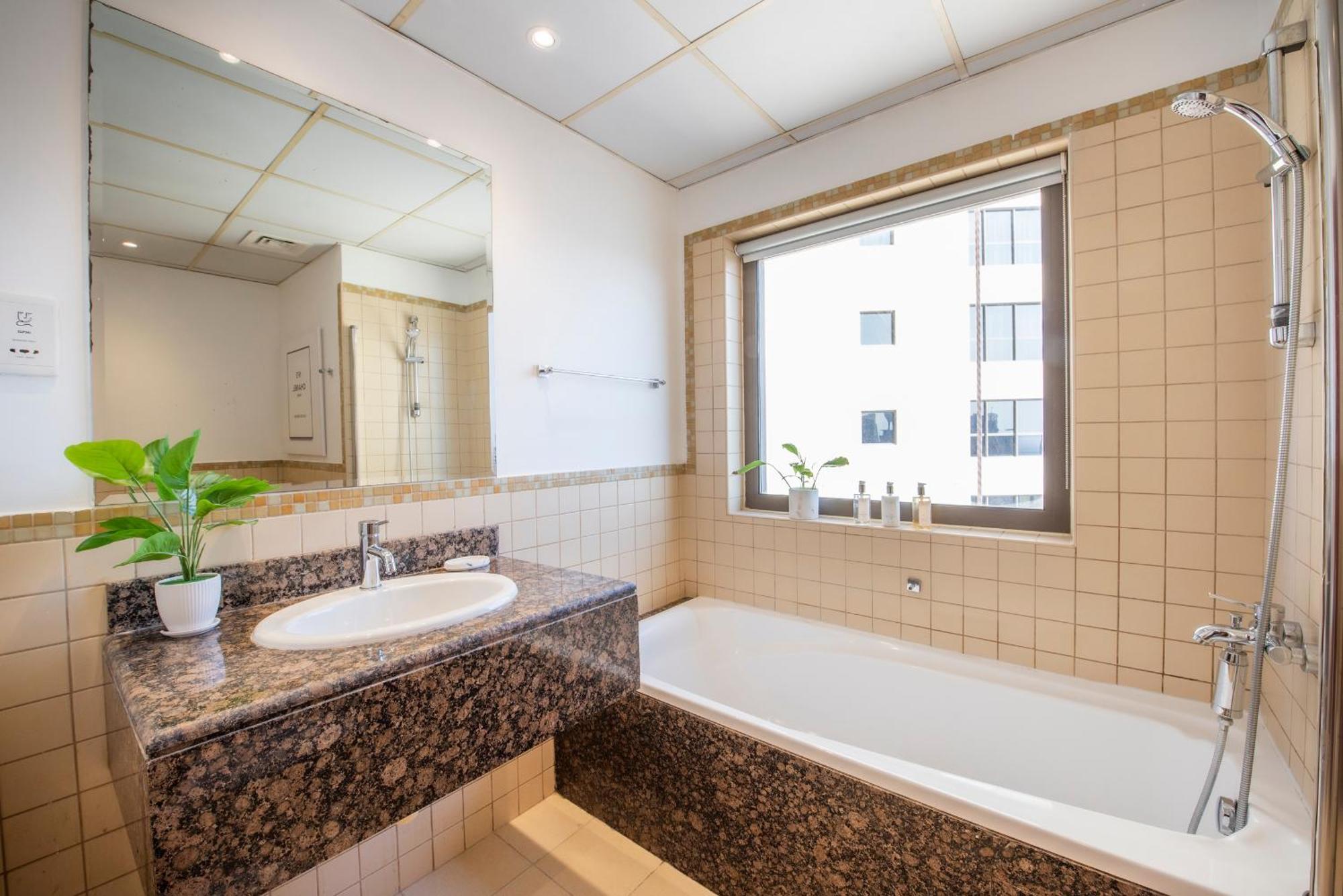 Apartment Nasma Luxury Stays- Majestic Marina Views, Lavish 4br Getaway In Jbr Dubai